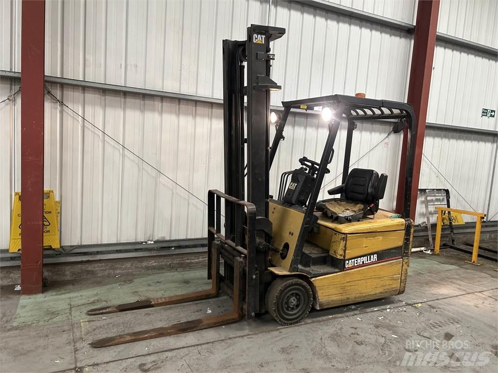 CAT EP16KT Elektro Stapler