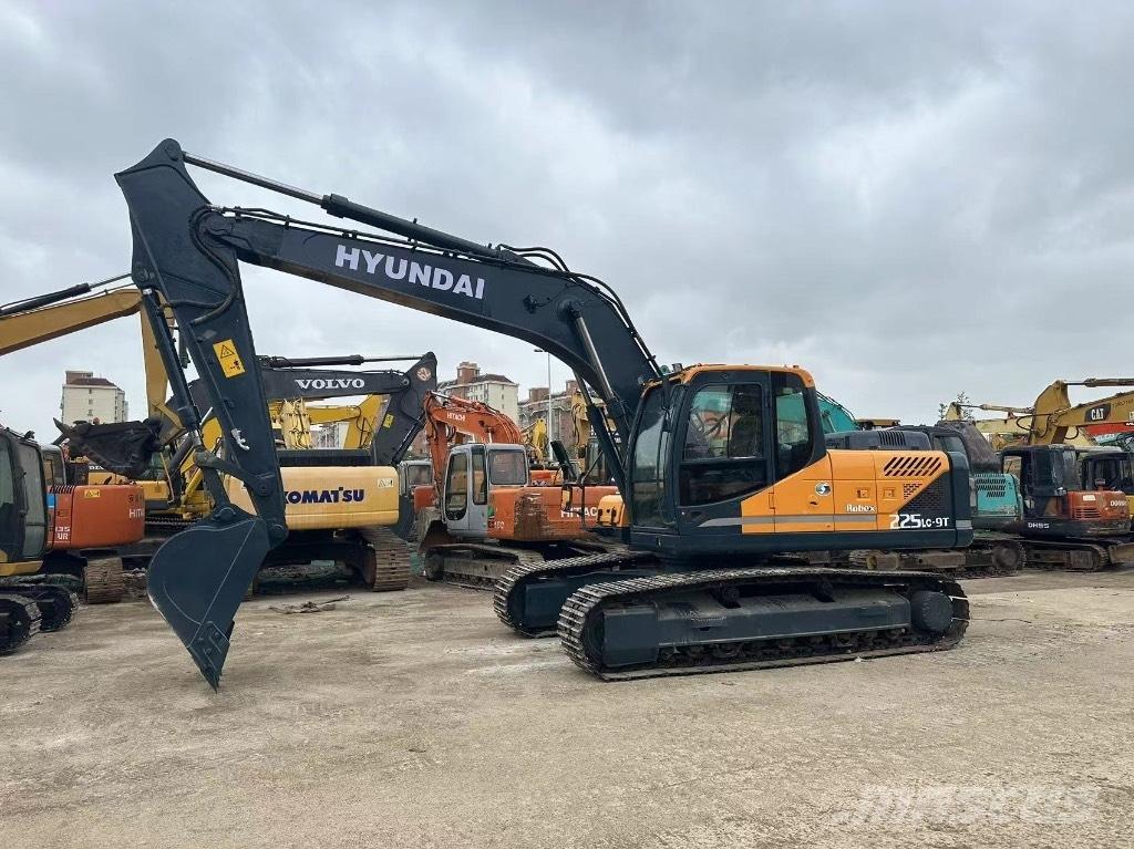 Hyundai 225 LC-9T Raupenbagger