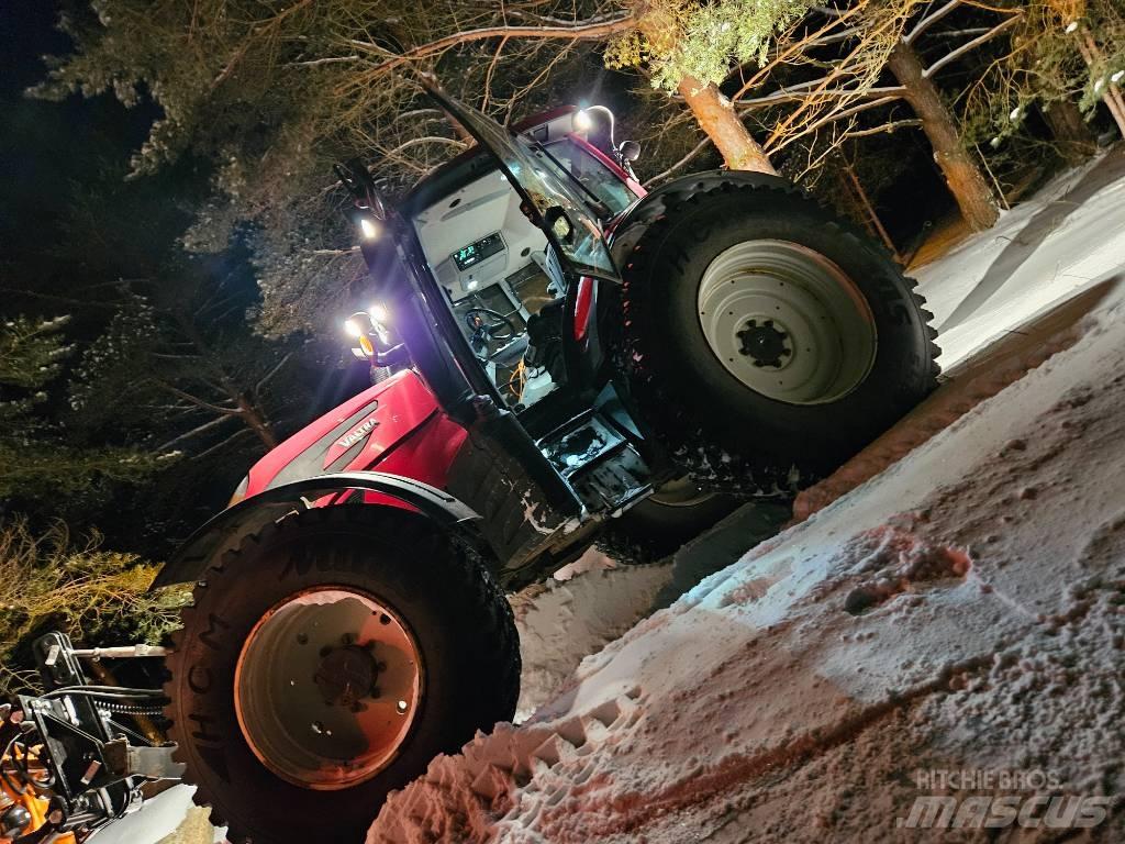 Valtra N154 Traktoren