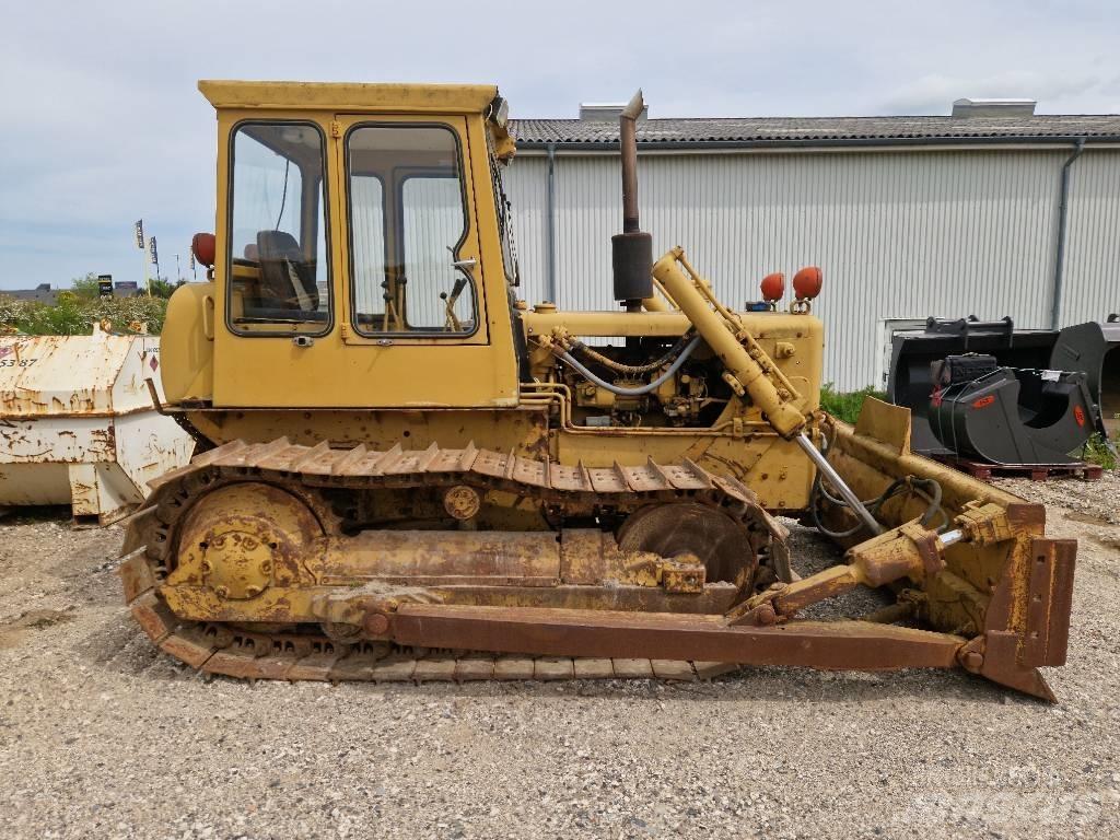 CAT D 4 D Bulldozer
