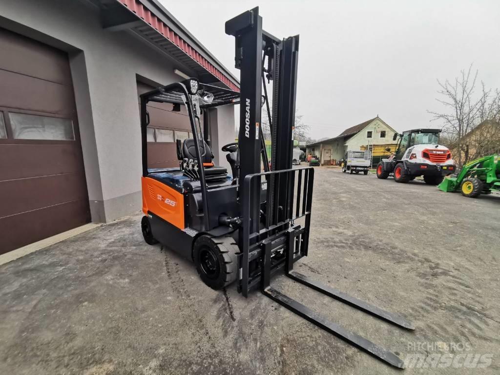 Doosan B25S-7 Elektro Stapler