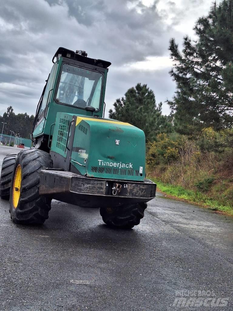 Timberjack 1270D Harvester