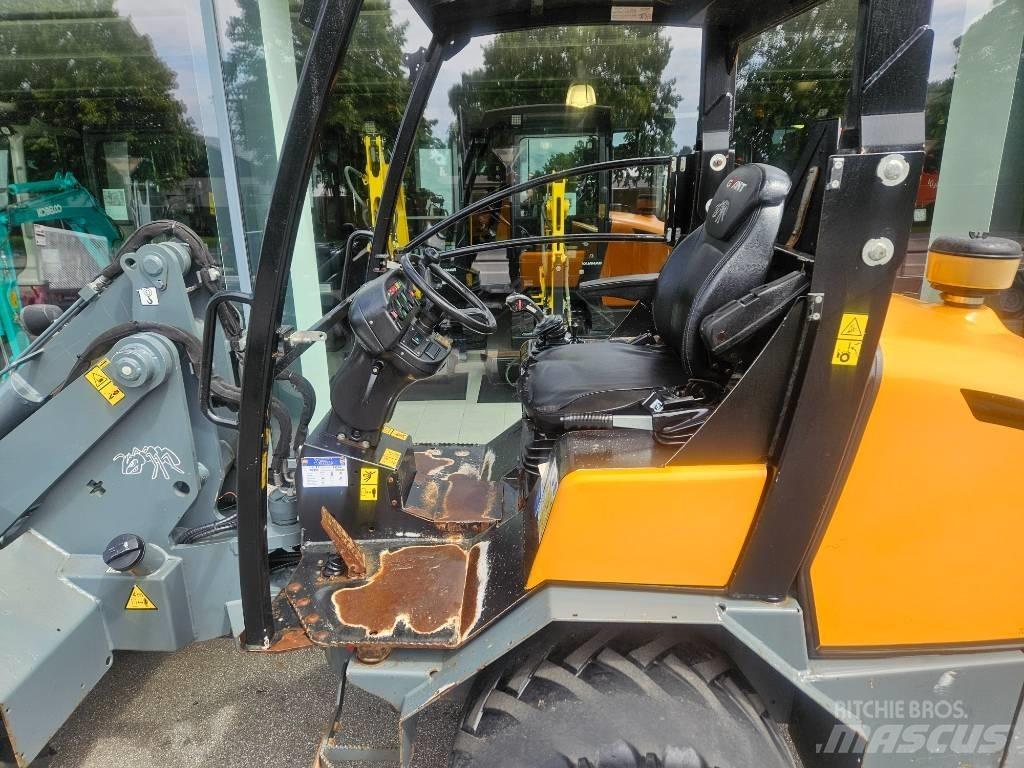 GiANT v5003 x-tra Minilader