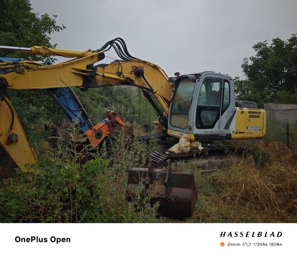 New Holland E 175 B Kabinen