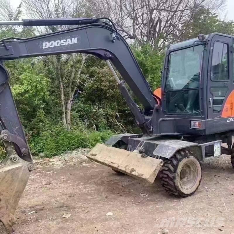Doosan DX60W Mobilbagger