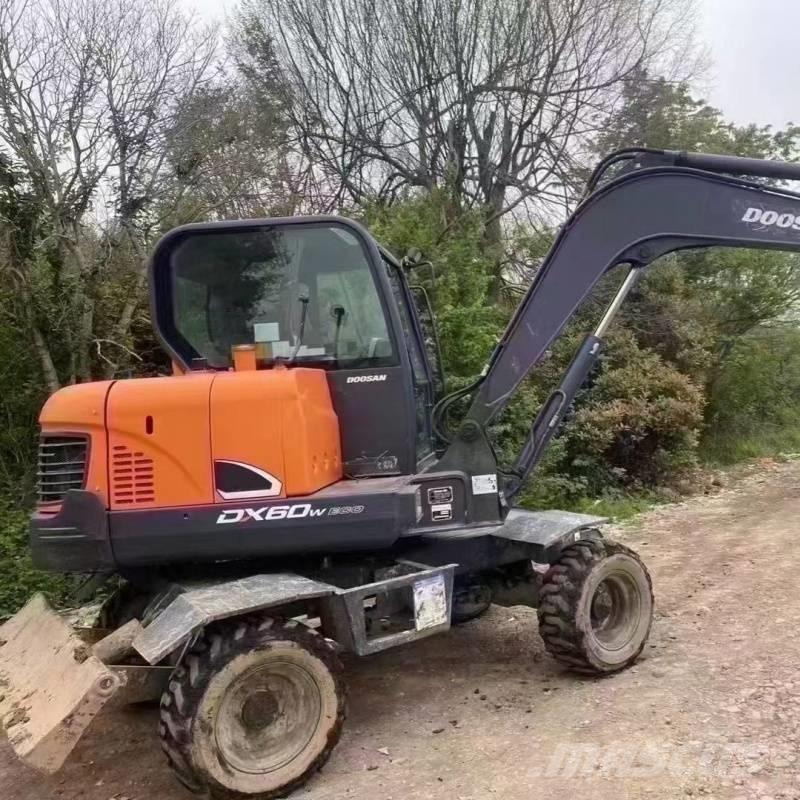 Doosan DX60W Mobilbagger