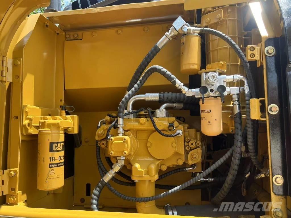 CAT 323 D L Raupenbagger