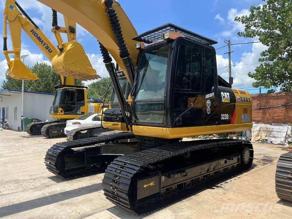 CAT 323 D L Raupenbagger
