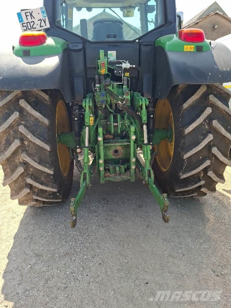 John Deere 6110M Traktoren