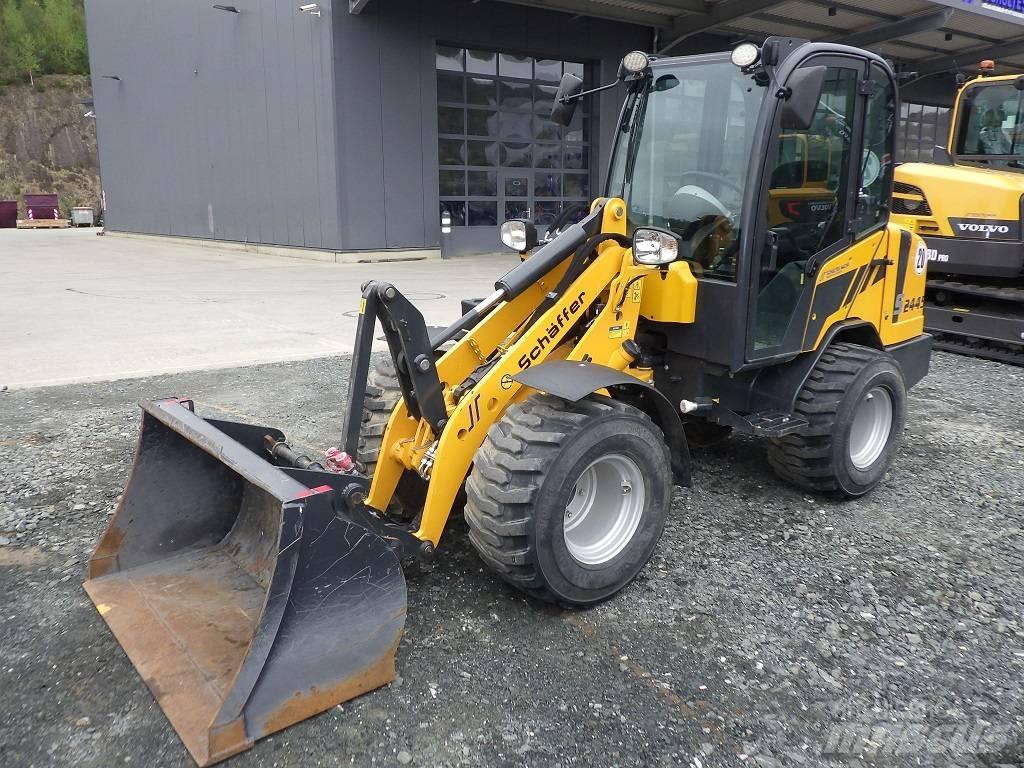 Schäffer 2445 S Radlader