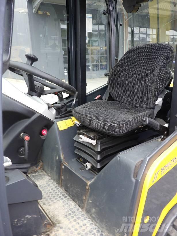 Schäffer 2445 S Radlader