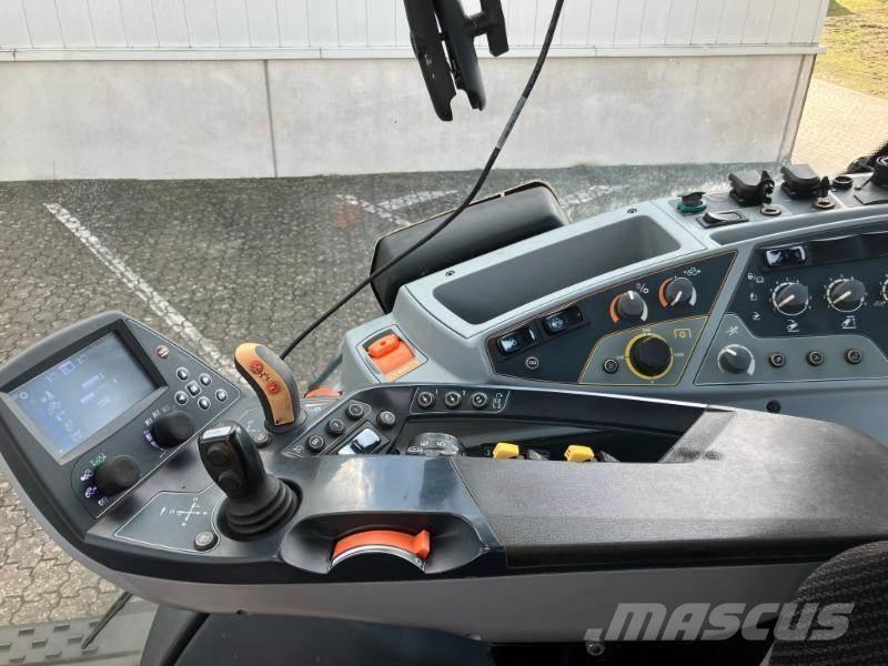 Valtra T 174e Traktoren