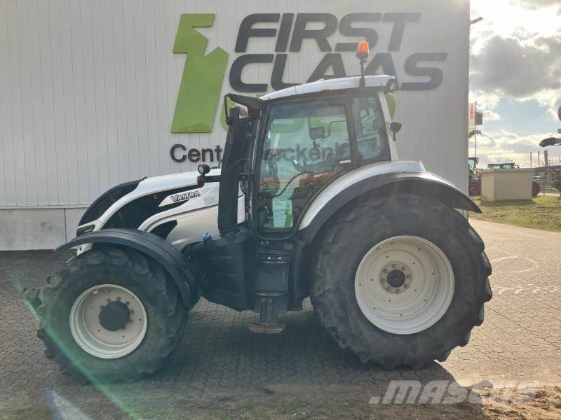 Valtra T 174e Traktoren