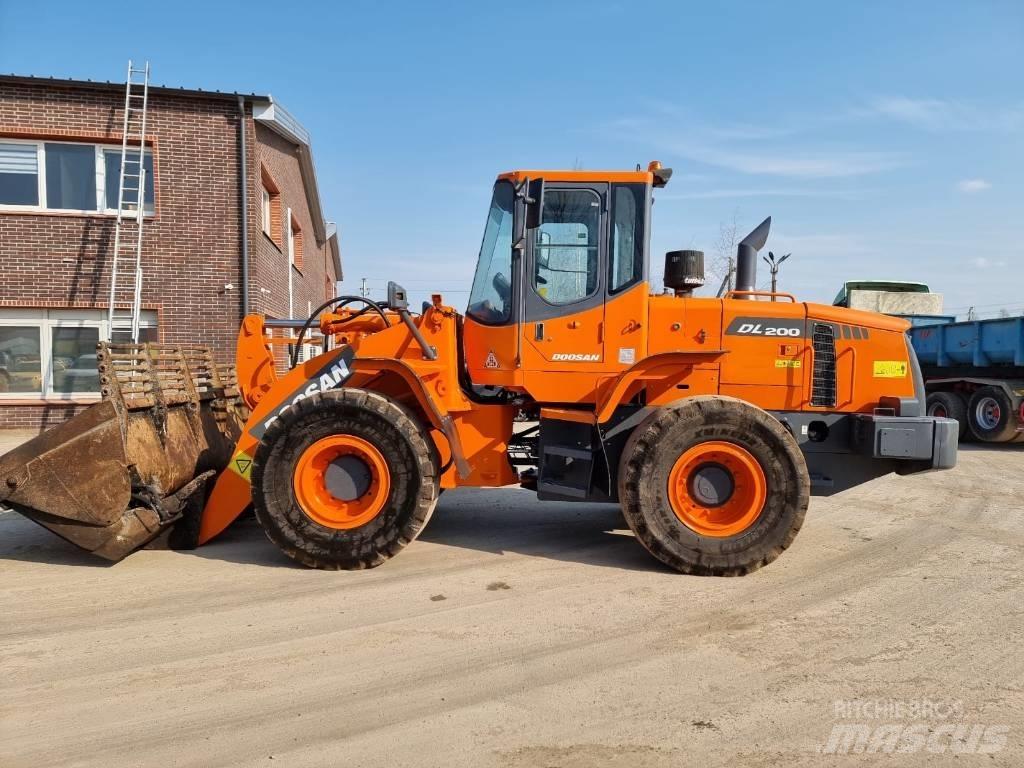 Doosan DL 200 Radlader