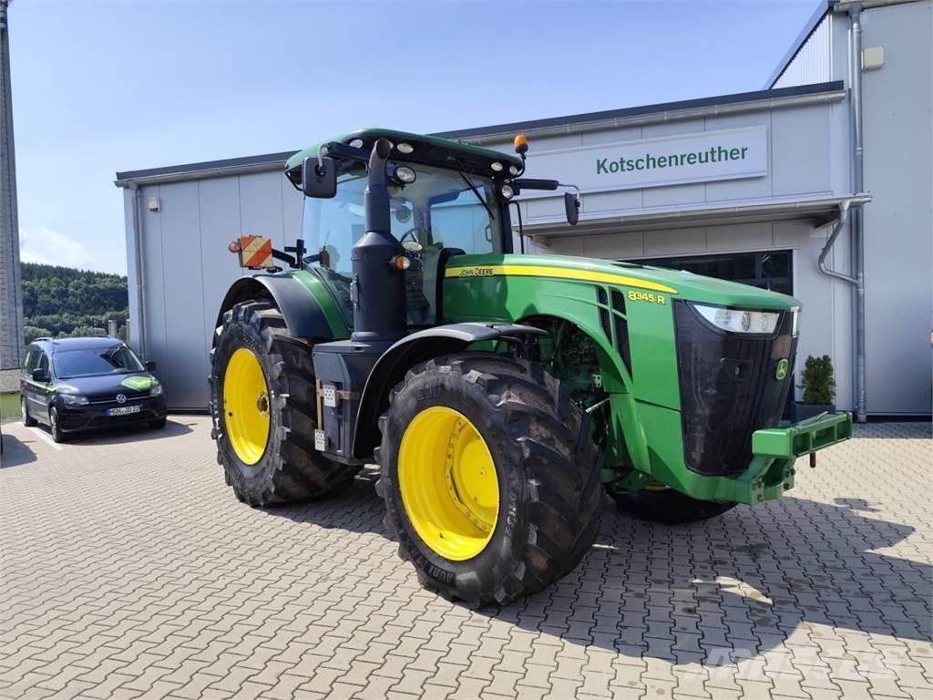 John Deere 8345R Traktoren