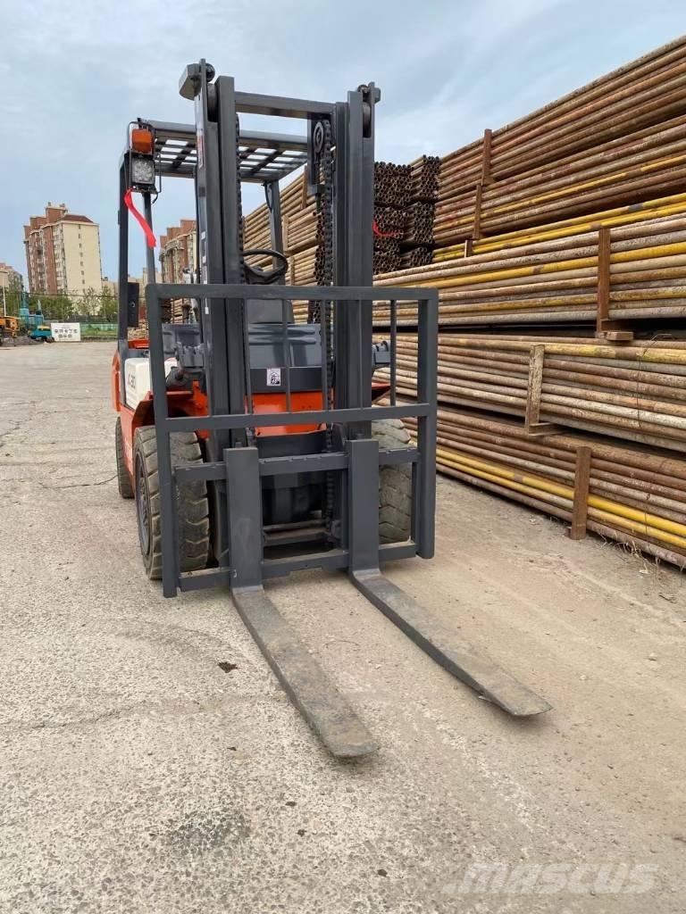 Heli FD 30 Diesel Stapler