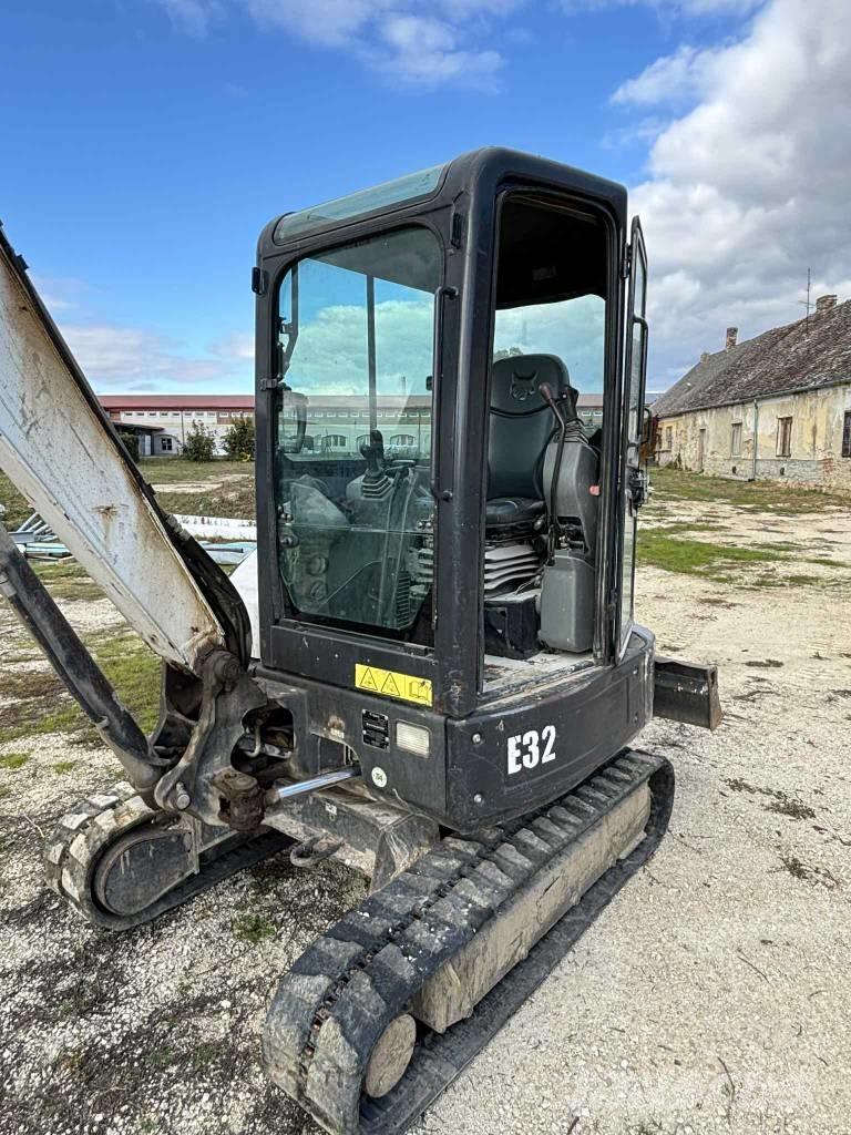 Bobcat E 32 Minibagger < 7t