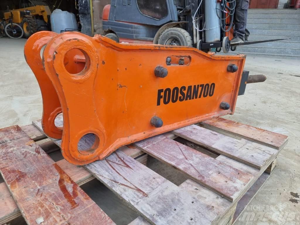  Foosan 700 Hammer / Brecher
