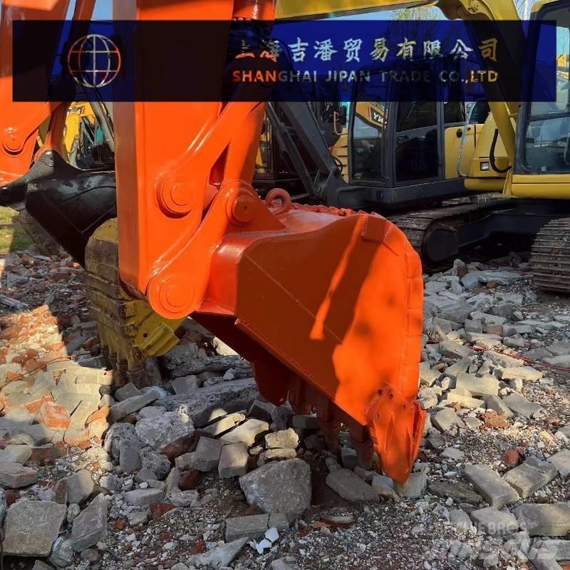 Hitachi ZX 135 Raupenbagger