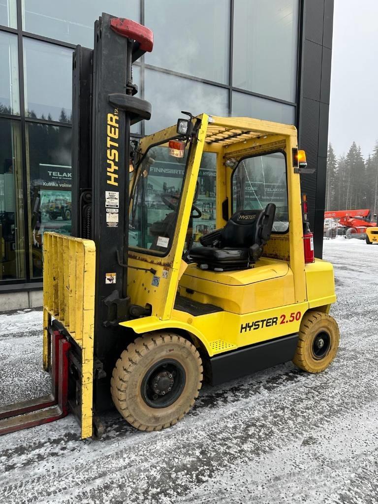 Hyster H2.50XM Gas Stapler