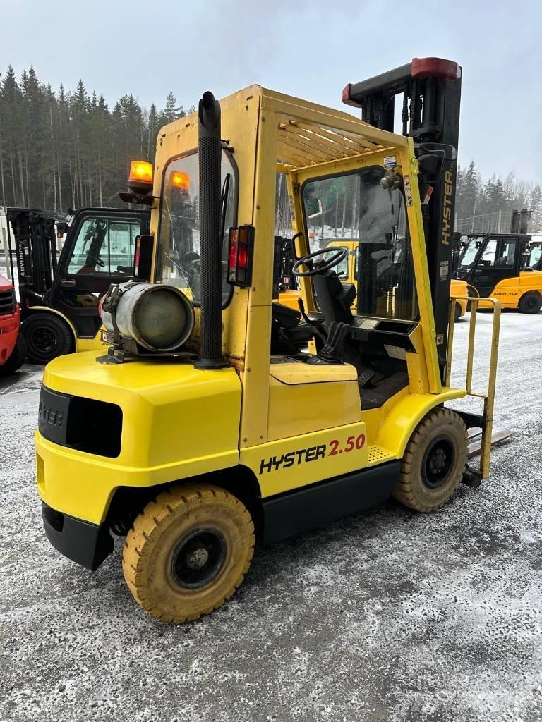 Hyster H2.50XM Gas Stapler