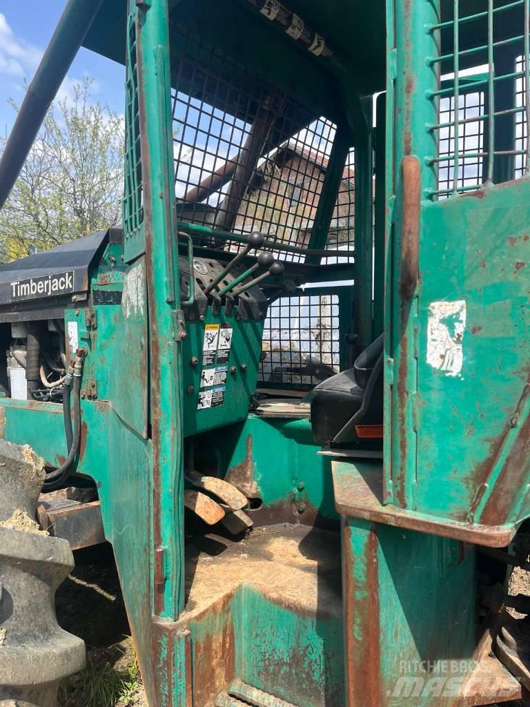 Timberjack 240A Stammholzschlepper