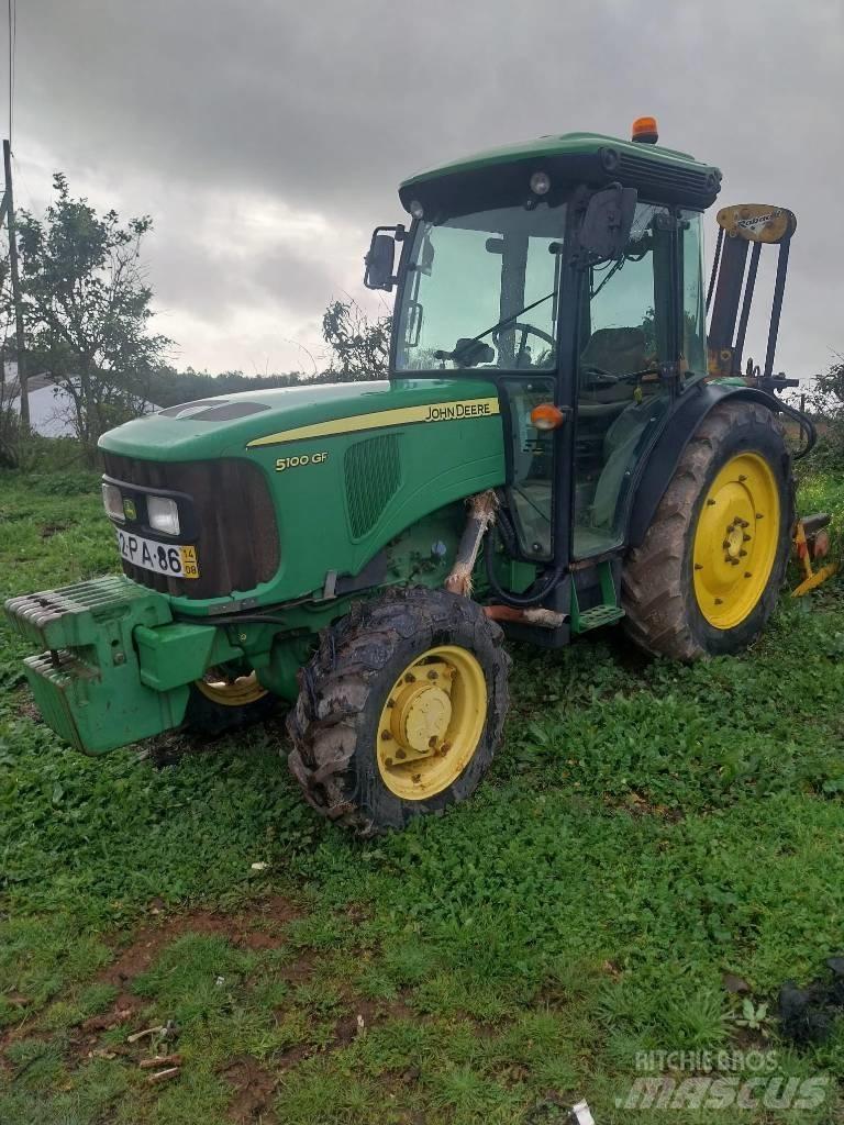 John Deere 5075 E Traktoren
