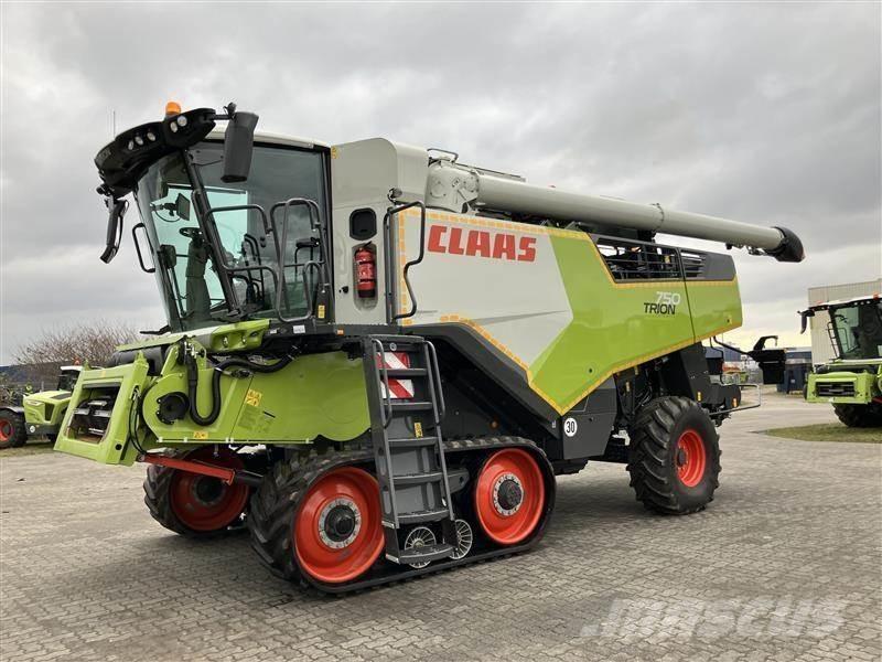 CLAAS TRION 750 TT Mähdrescher