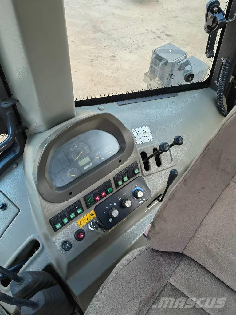 SDLG B877 Baggerlader