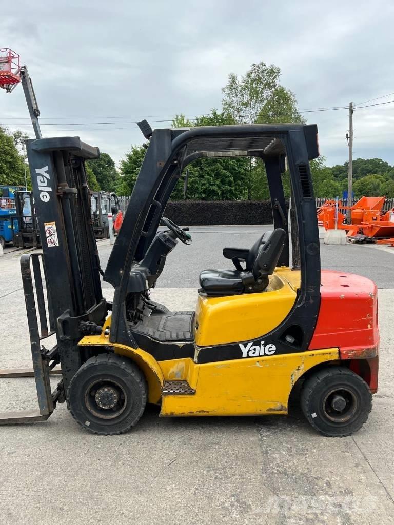 Yale GDP 25 VX Diesel Stapler