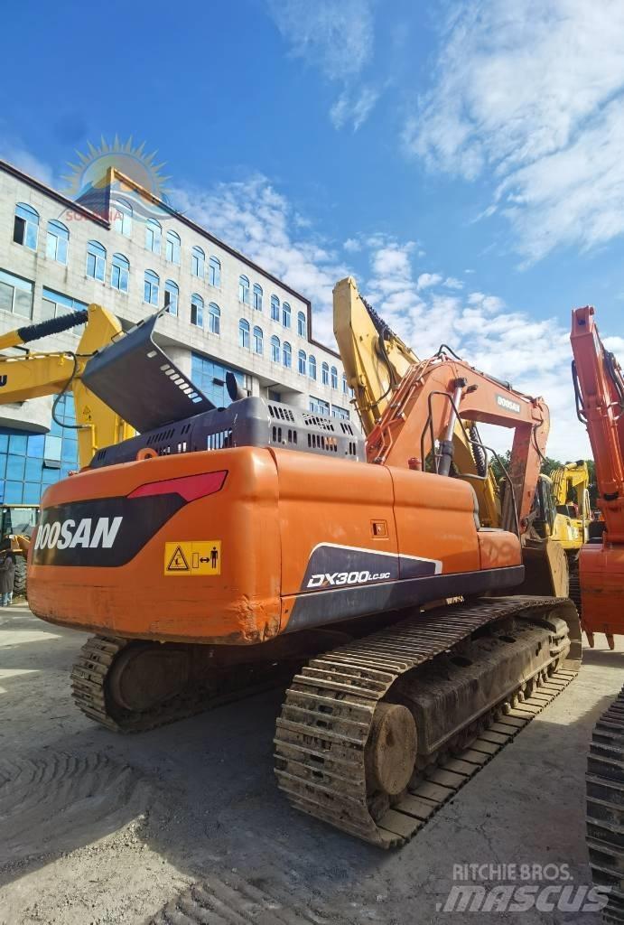 Doosan DX 300 LC Raupenbagger