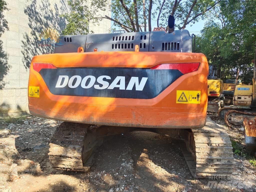 Doosan DX 300 LC Raupenbagger