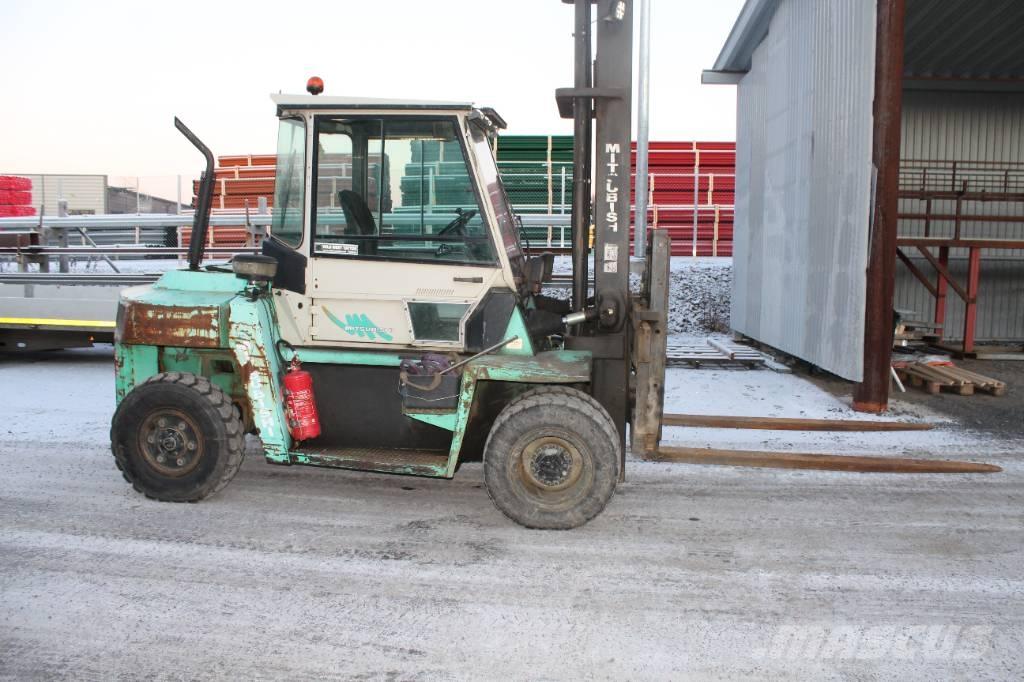 Mitsubishi FD 70 Diesel Stapler