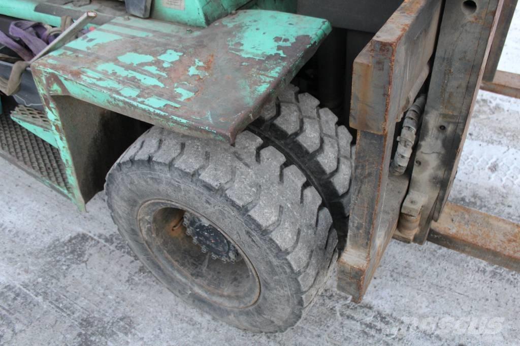 Mitsubishi FD 70 Diesel Stapler