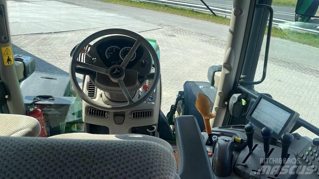 John Deere 6120 R Traktoren