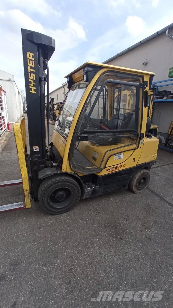 Hyster H 3.00 FT Gas Stapler