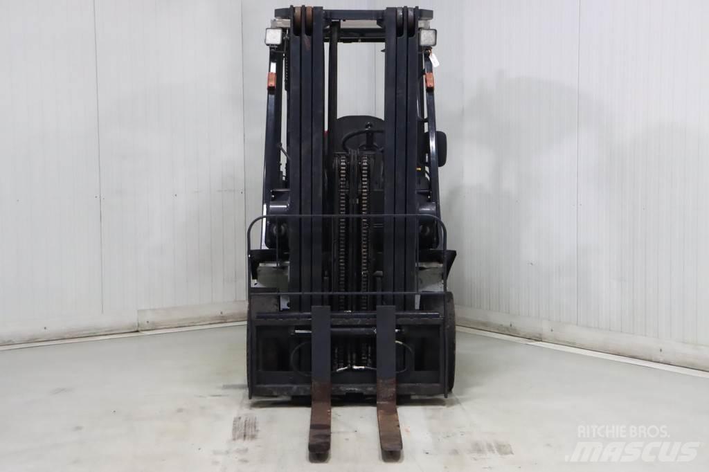 Nissan U1D2A20LQ Gas Stapler
