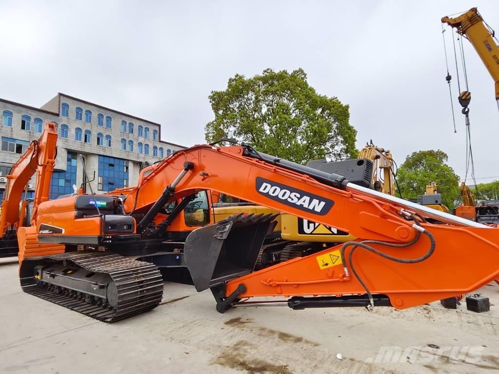 Doosan DX 225 LC Raupenbagger