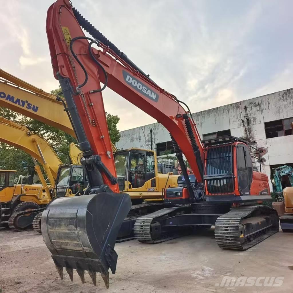 Doosan DX 300 LC Raupenbagger