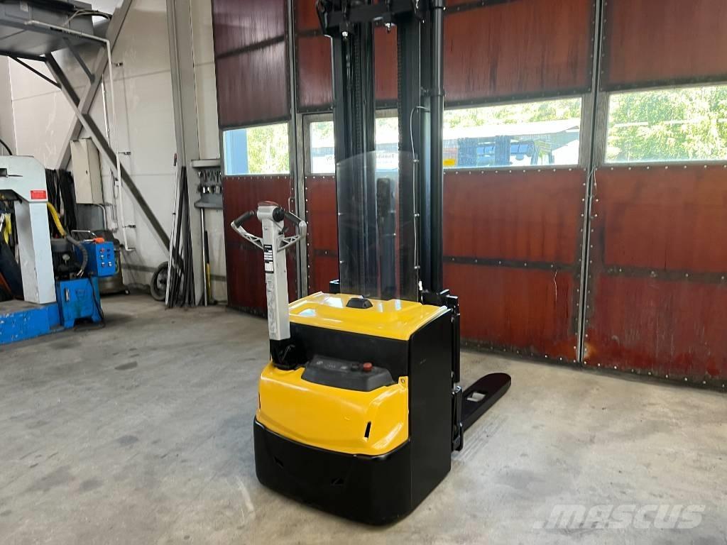 CAT NSP16N2 Handhubwagen