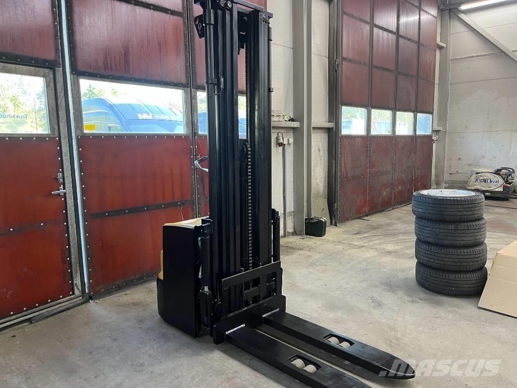 CAT NSP16N2 Handhubwagen
