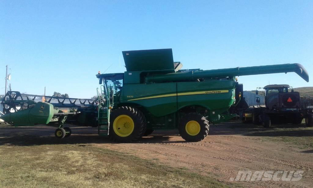 John Deere S 670 Mähdrescher