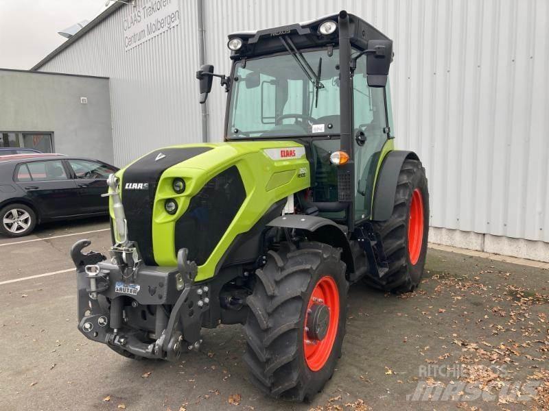 CLAAS NEXOS 260 L Traktoren