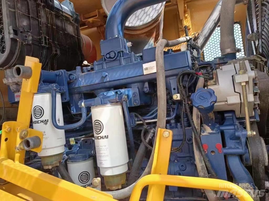 CAT 660D Radlader