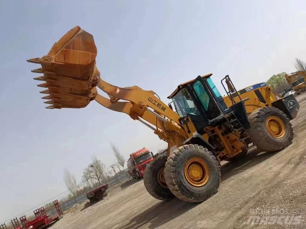 CAT 660D Radlader