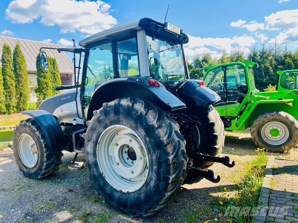 Valtra T 121 HT Traktoren