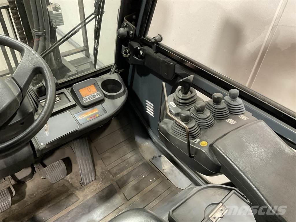 Toyota 40-8FD40N Diesel Stapler
