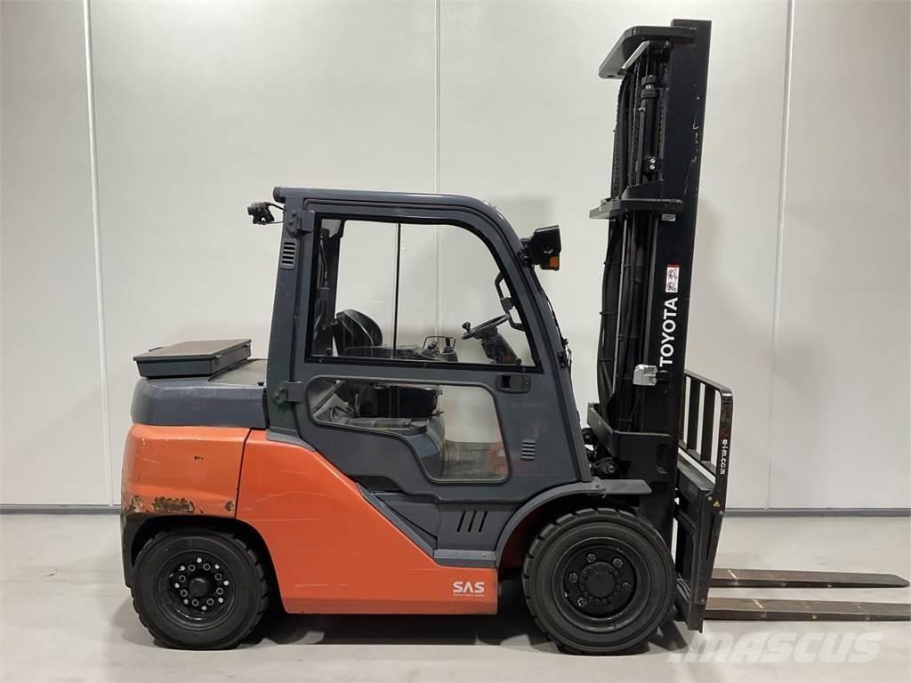 Toyota 40-8FD40N Diesel Stapler