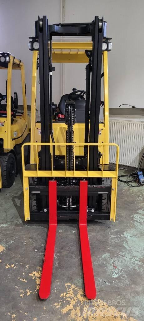 Hyster H 2.0 AS Gas Stapler