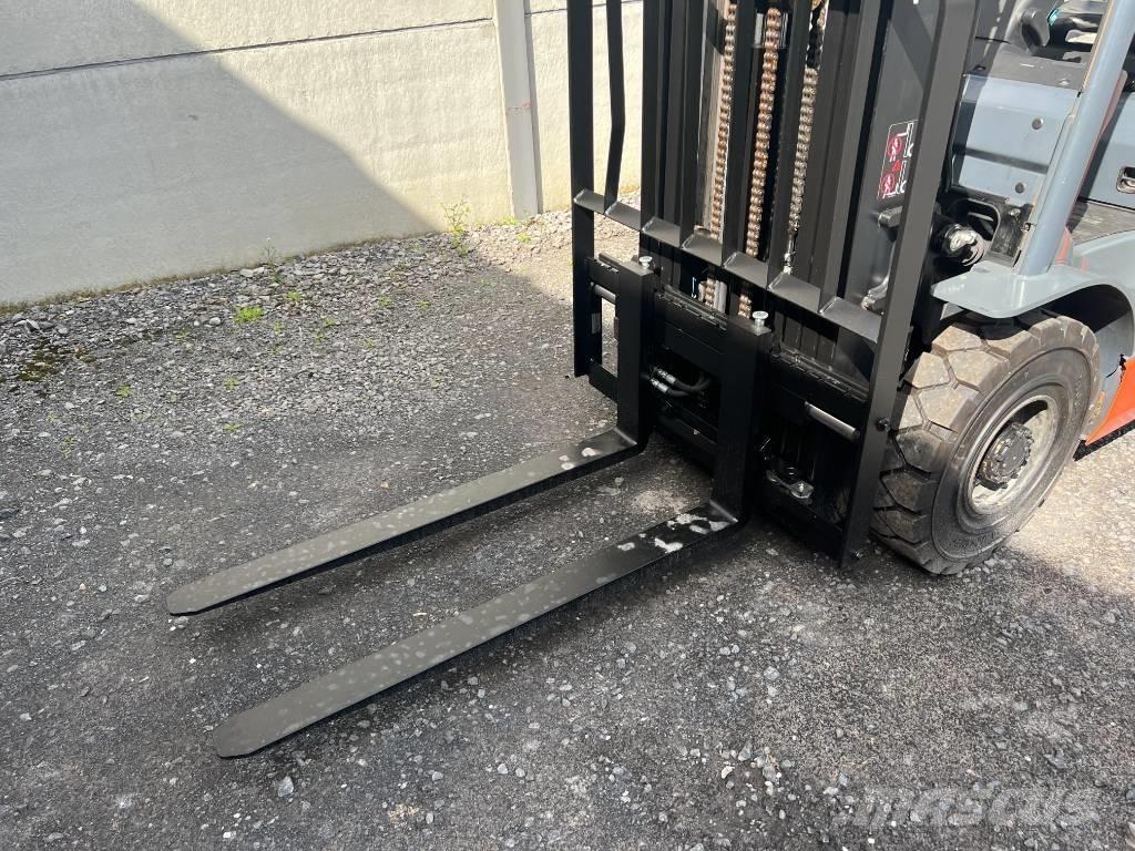 Toyota 02-8 FGF 25 Gas Stapler